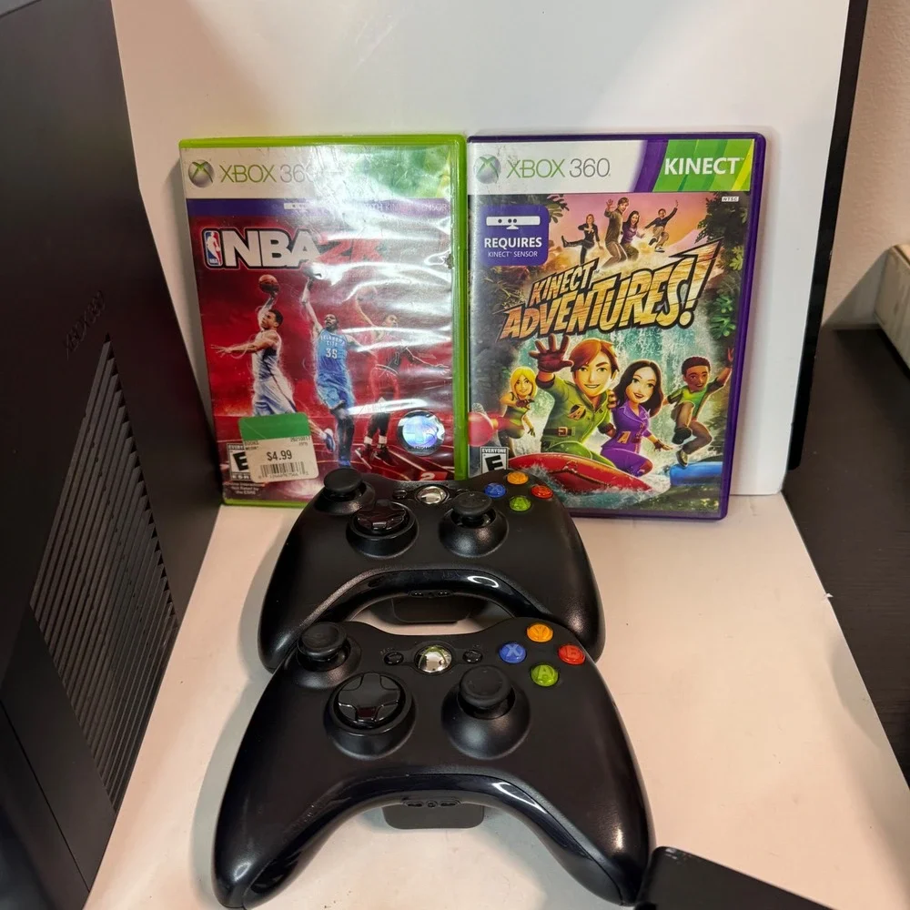Microsoft Xbox 360 S Model 1439 Console Bundle Kinect 2 Controllers 4 Games